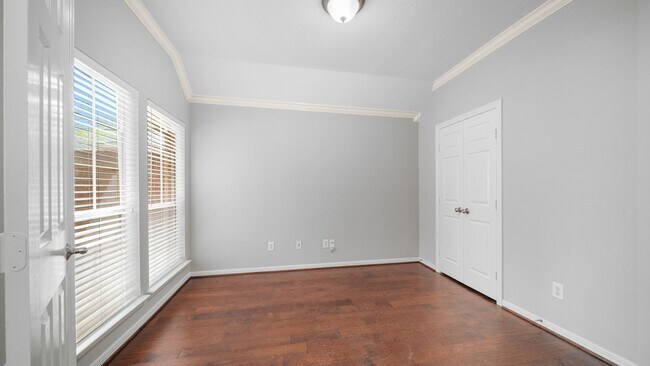Building Photo - 58 W Sienna Pl