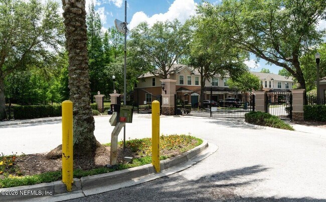 Foto del edificio - 5881 Moonstone Ct