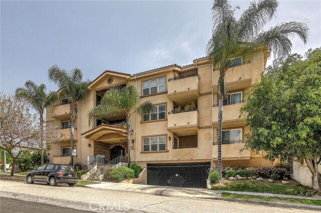 Building Photo - 650 E Palm Ave