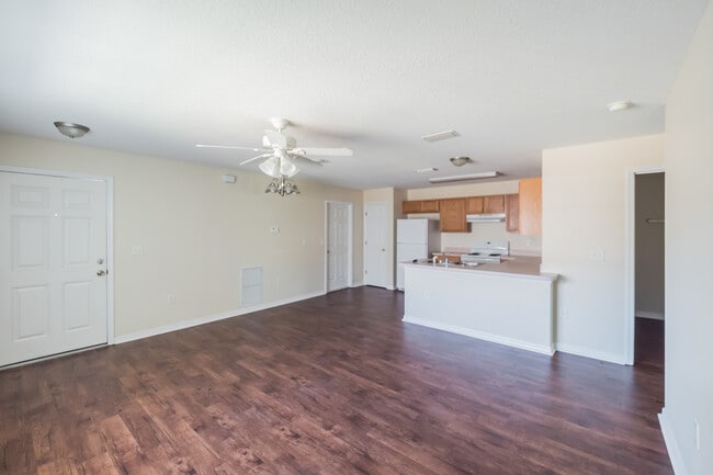 Building Photo - 511 Paulling Dr