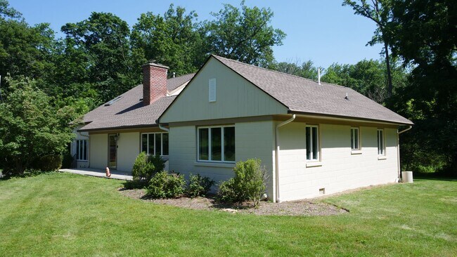 Building Photo - Beautiful Mid Century Modern 2 Story (plus...