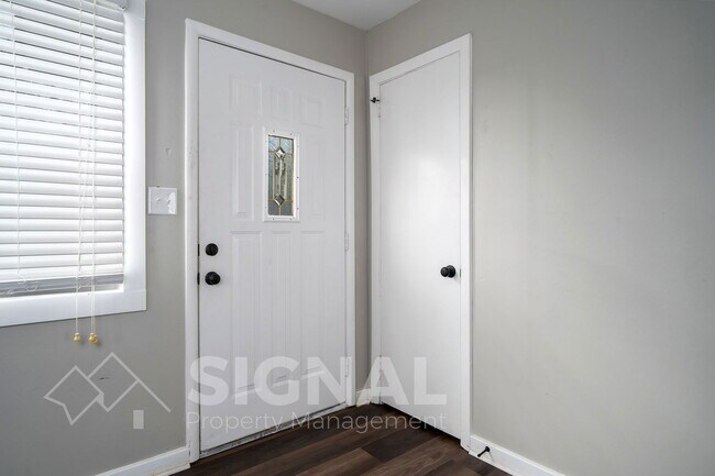 Building Photo - 1225 8th Ave