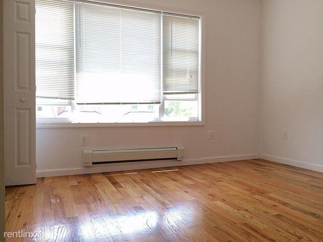 Building Photo - 2 br, 1 bath Apartment - 774 East 45th Street