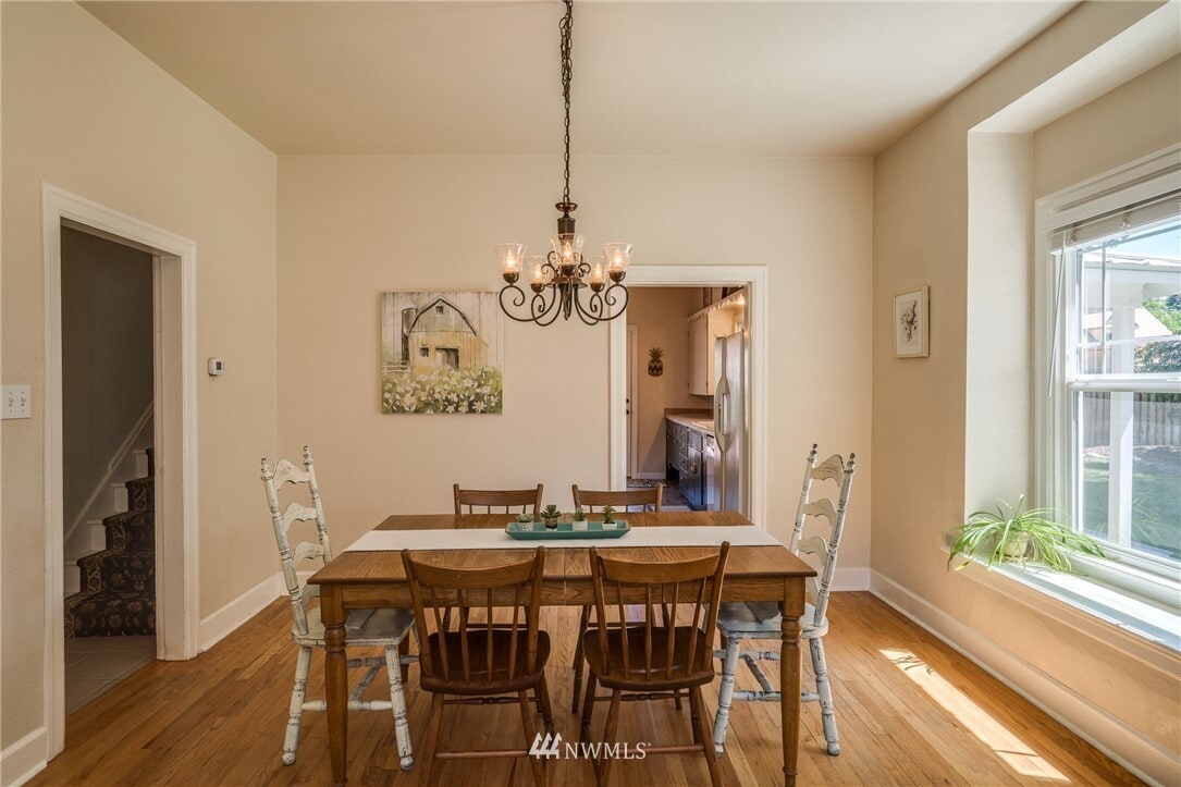 Building Photo - 205 S Division St