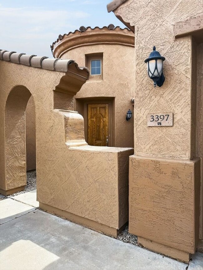 Building Photo - Spacious 3 car garage home at Paseo Trail!