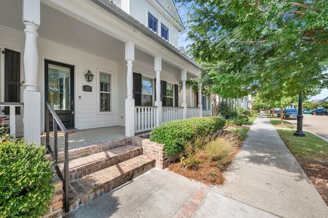 Building Photo - 1274 Rockport St