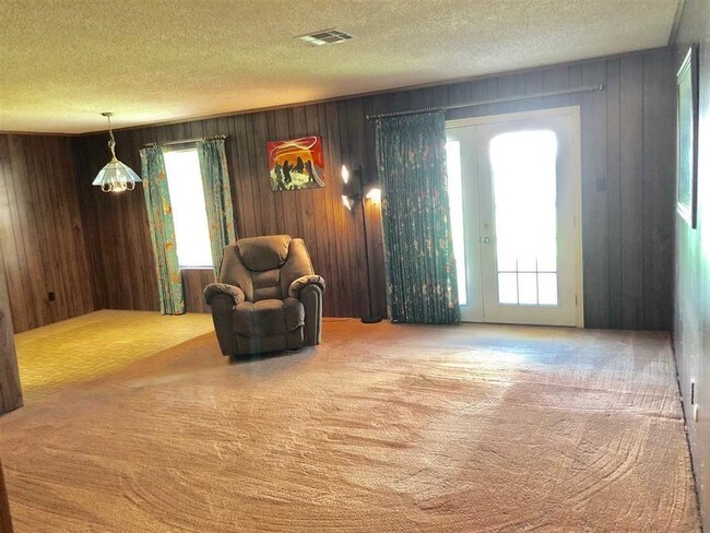 Building Photo - 4370 W Broadway St