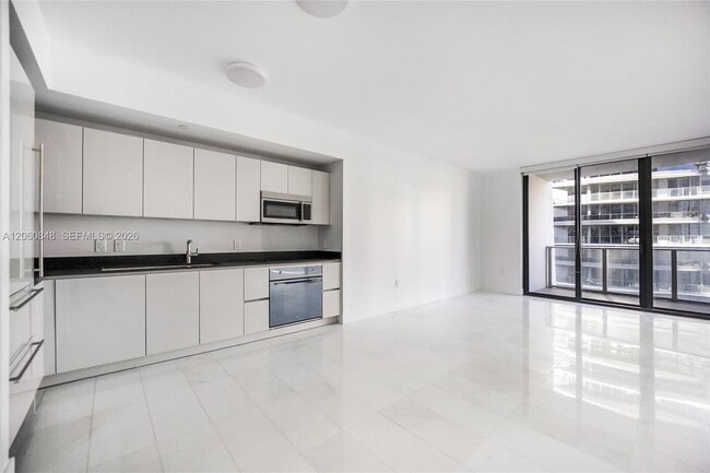 Building Photo - 1010 Brickell Ave