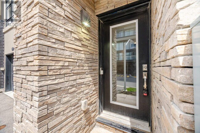 Building Photo - 1121 Cooke Blvd.