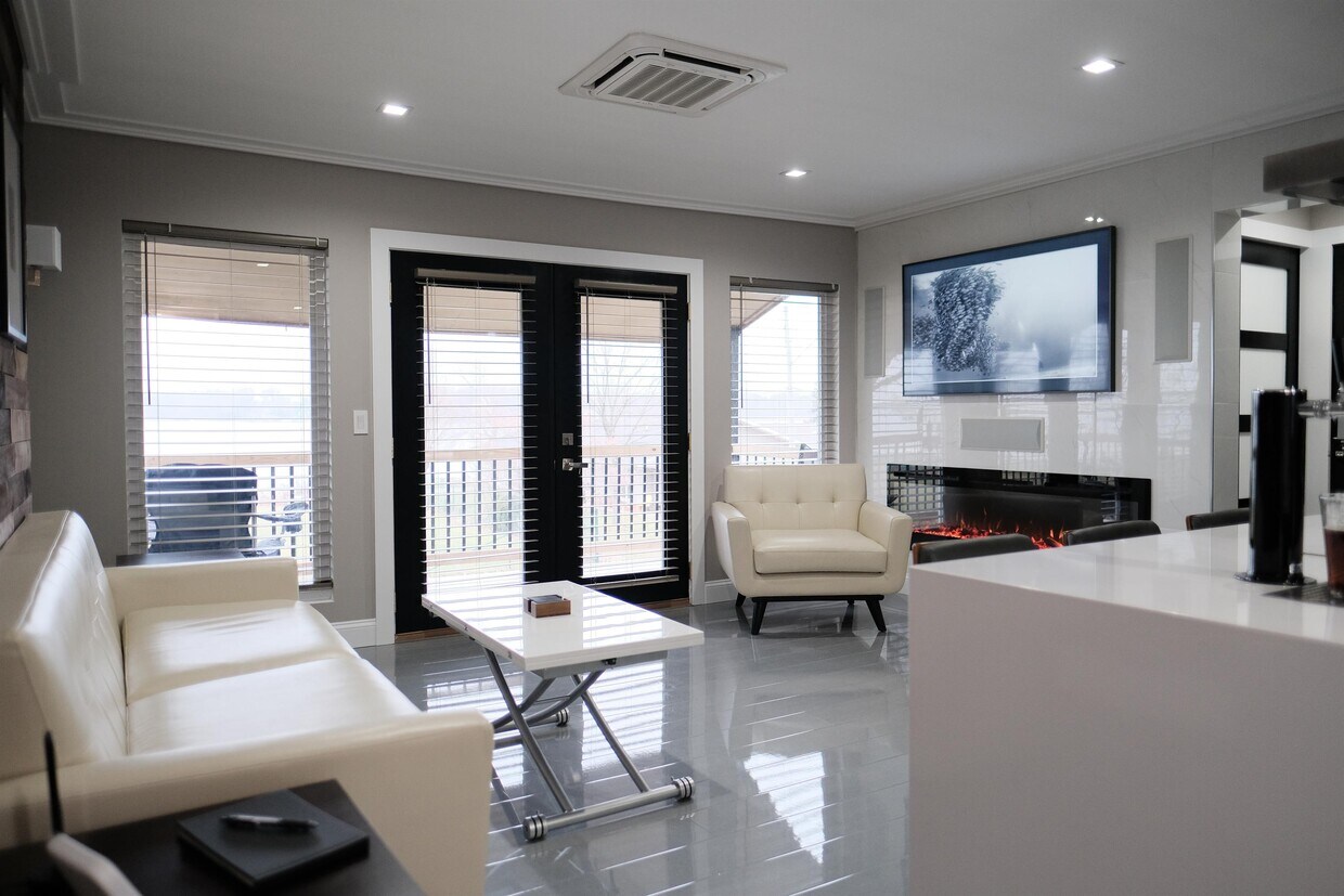 Foto principal - 5937 Shaw St