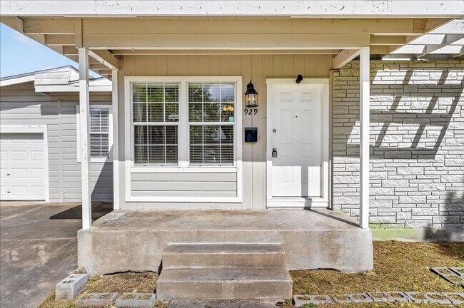 Foto del edificio - 929 Ashland Dr