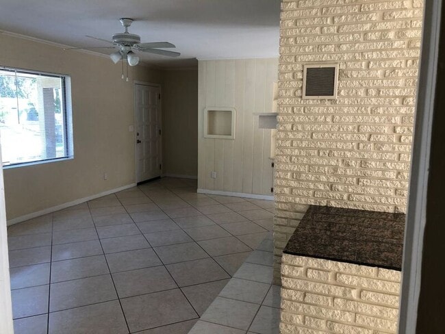 Building Photo - 1760 Bryan Ave