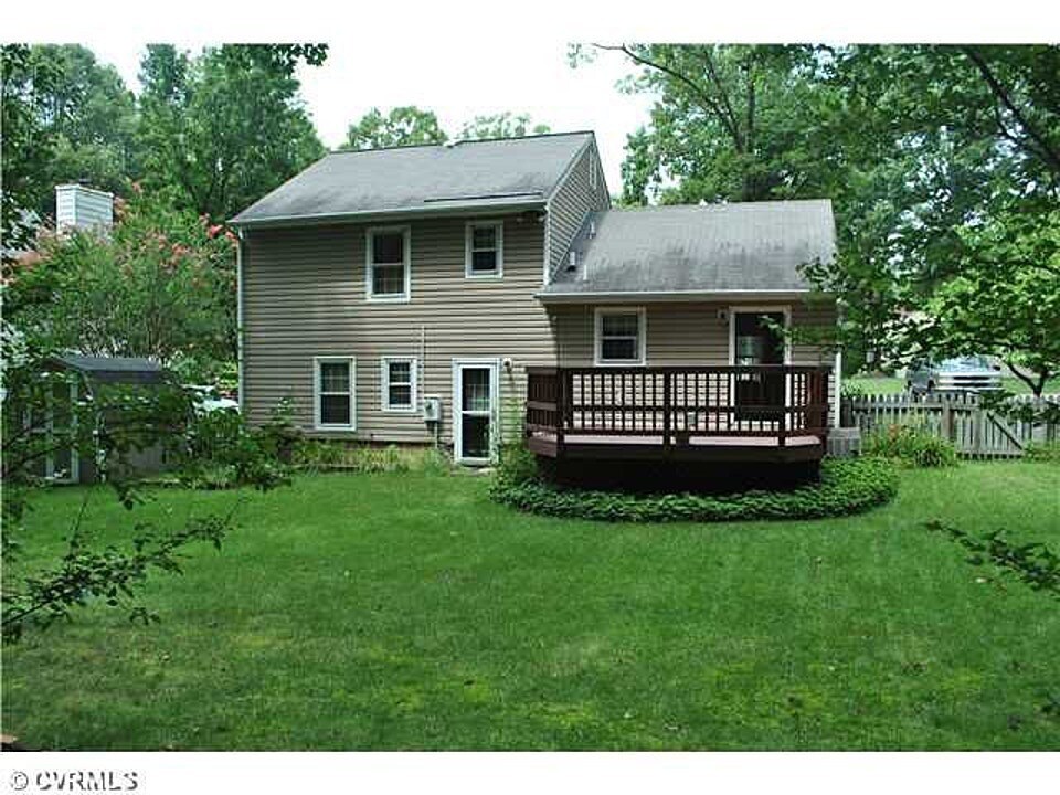 Foto del edificio - 4 BR/ 2 BA Spacious Glen Allen Tri-level. Available 12/15!