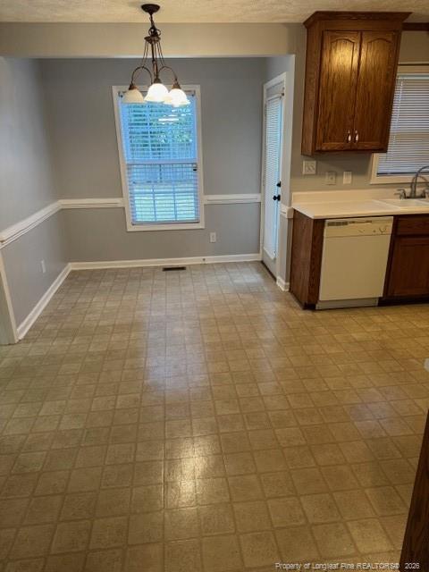 Foto del edificio - 5340 Miranda Dr