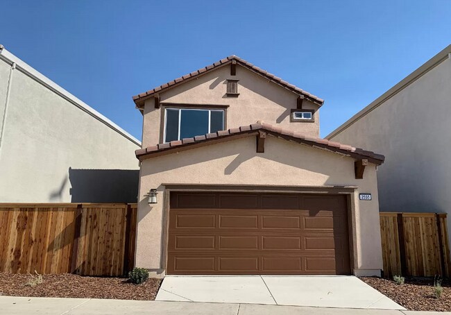 Foto del edificio - Charming 3 bd/2.5 bath home near Downtown ...
