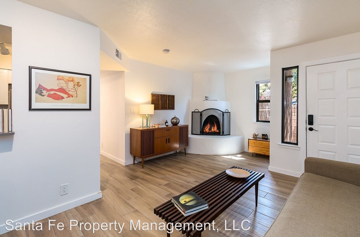 Primary Photo - 1304 Rufina Ln