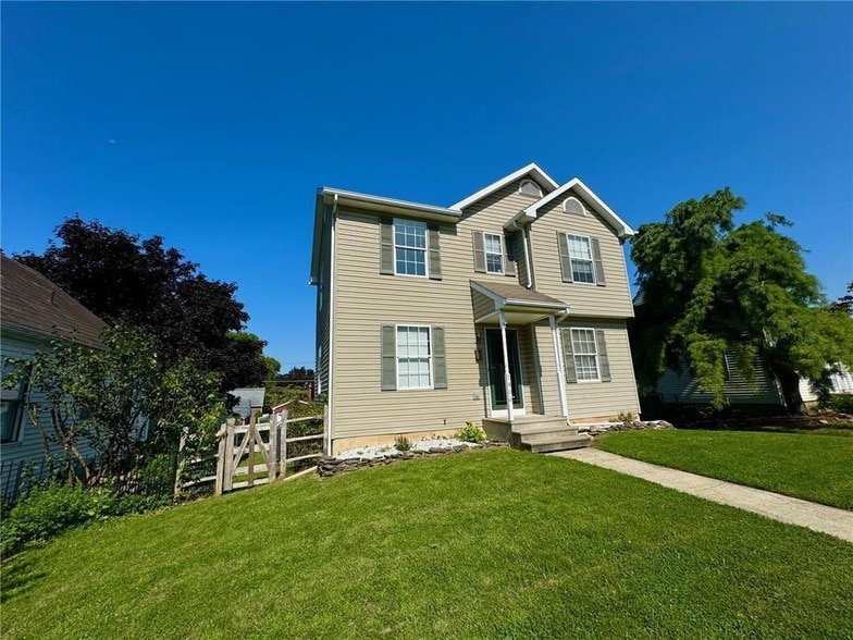 1406 Detweiler Avenue House Rental in Hellertown, PA