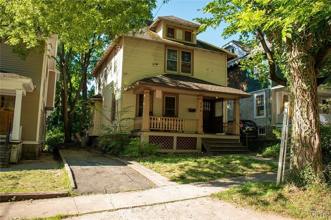 Foto principal - 544 Clarendon St