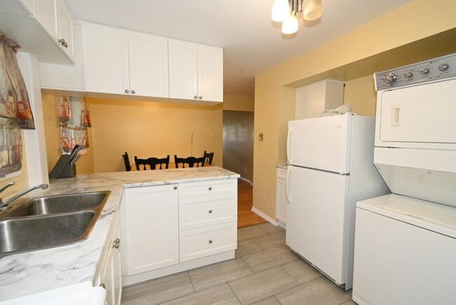 Building Photo - 2 bedroom in Kitimat BC V8C 1G8