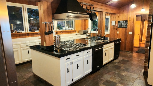 Foto del edificio - 1231 Chuckanut Dr