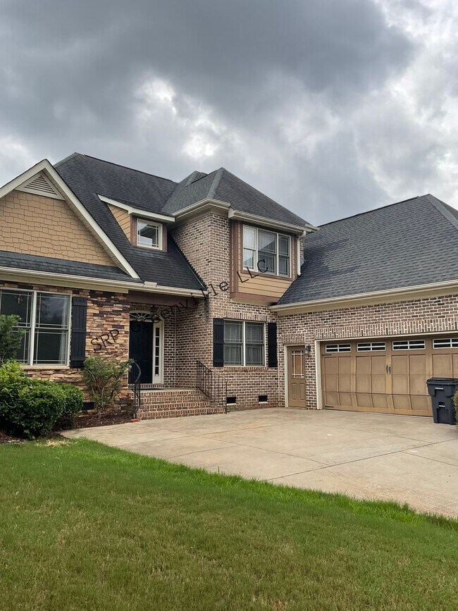 Foto del edificio - Gorgeous home in Asheton Lakes Community w...