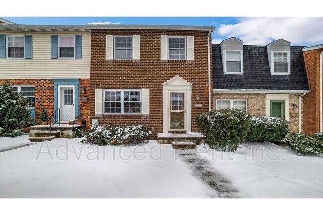 Building Photo - 10 Watkins Glen Ct