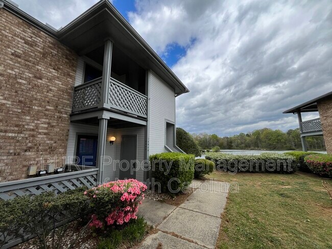 Building Photo - 5849 Harris Grove Ln