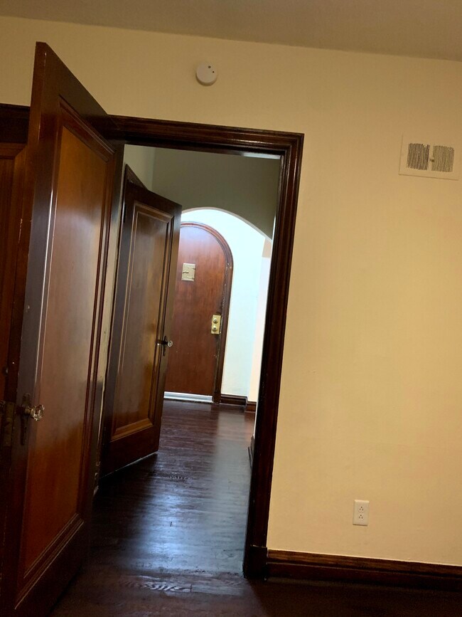 Foto del edificio - 6009 N Pointe Blvd