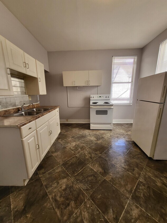 Primary Photo - 646 W 12th St