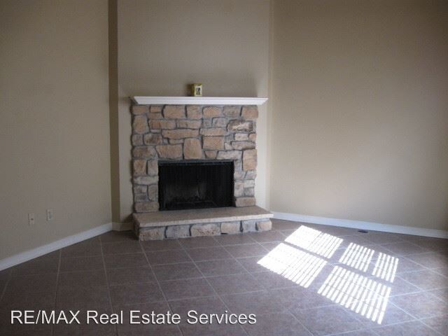 Building Photo - 3 br, 2 bath House - 13 Chimney Stone Way