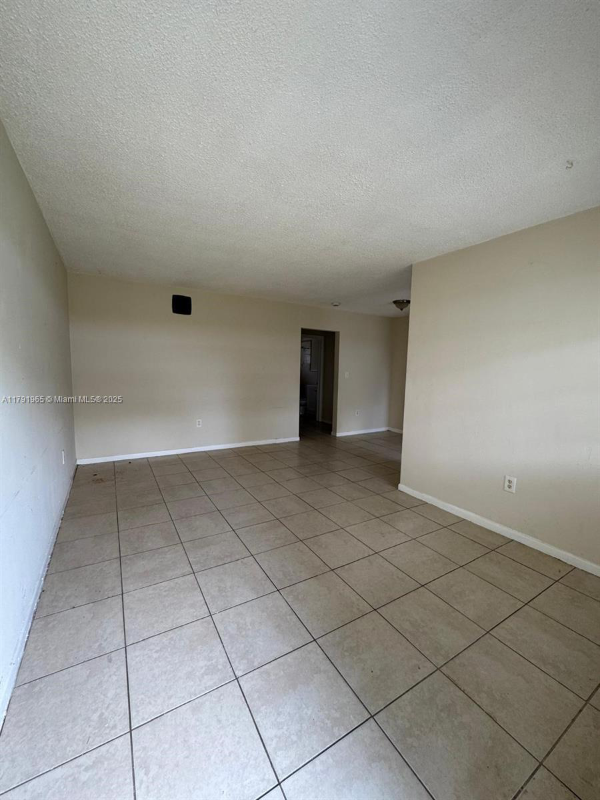Foto del edificio - 151 NW 164th St