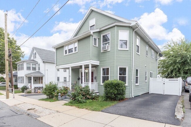 Building Photo - 86 Walnut St