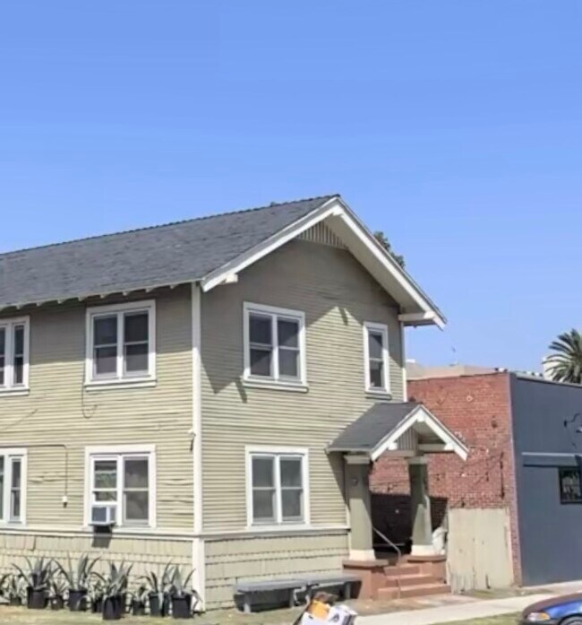 Foto del edificio - 815 Lime Ave