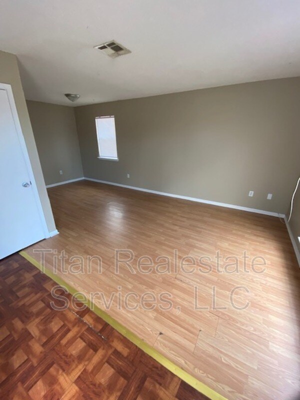 Building Photo - 108 Hummingbird Ln