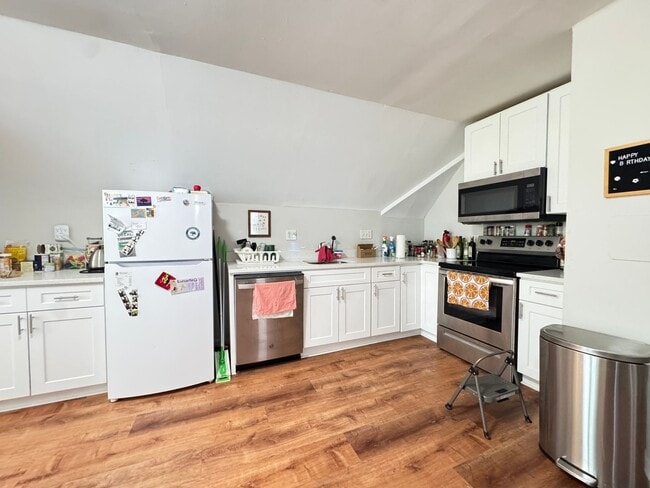 Foto del edificio - Renovated Beautiful 2BR Near Yale - Science Hill