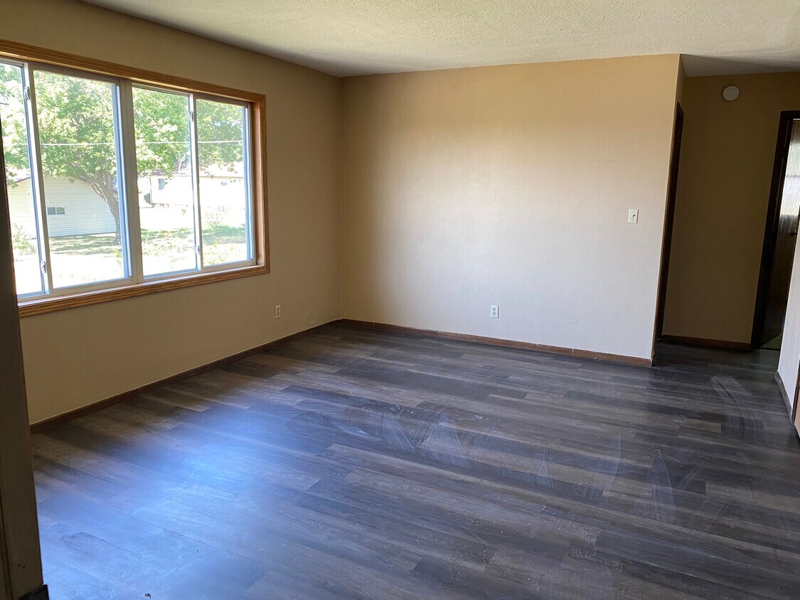 Primary Photo - 203 9th Ave