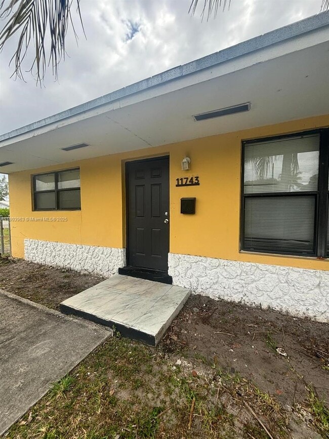 Building Photo - 11741 NE 14th Ave