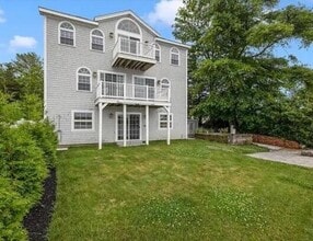Building Photo - 67 Lawrence Ct
