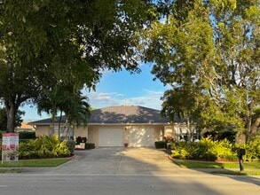 Building Photo - 3633 Country Club Blvd