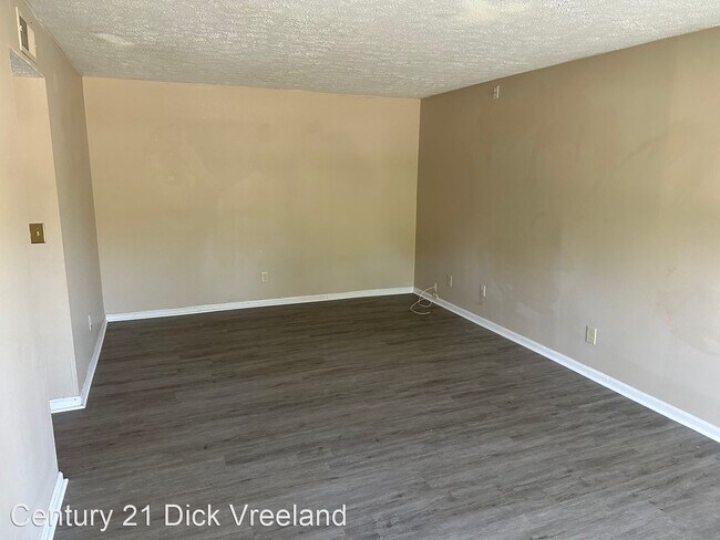 Foto del edificio - 4 br, 1.5 bath House - 5800 Larkgrove Dr.