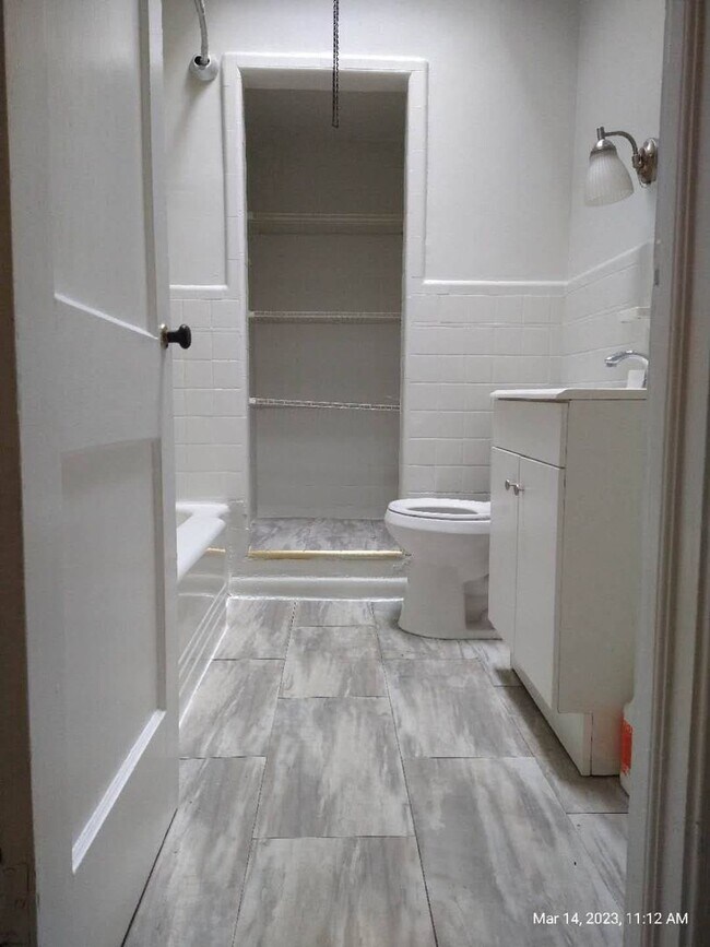 Foto del edificio - 3 bedroom 1 bath house available in West P...