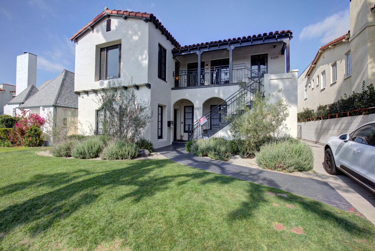 8327 W 4th St, Los Angeles, CA 90048 Condo for Rent in Los Angeles