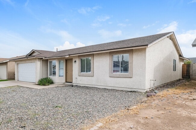 Building Photo - 6634 W Pima St