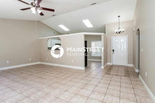 Foto del edificio - 3 Bedroom Pet-Friendly Home in St. Cloud, FL with Main Street Renewal