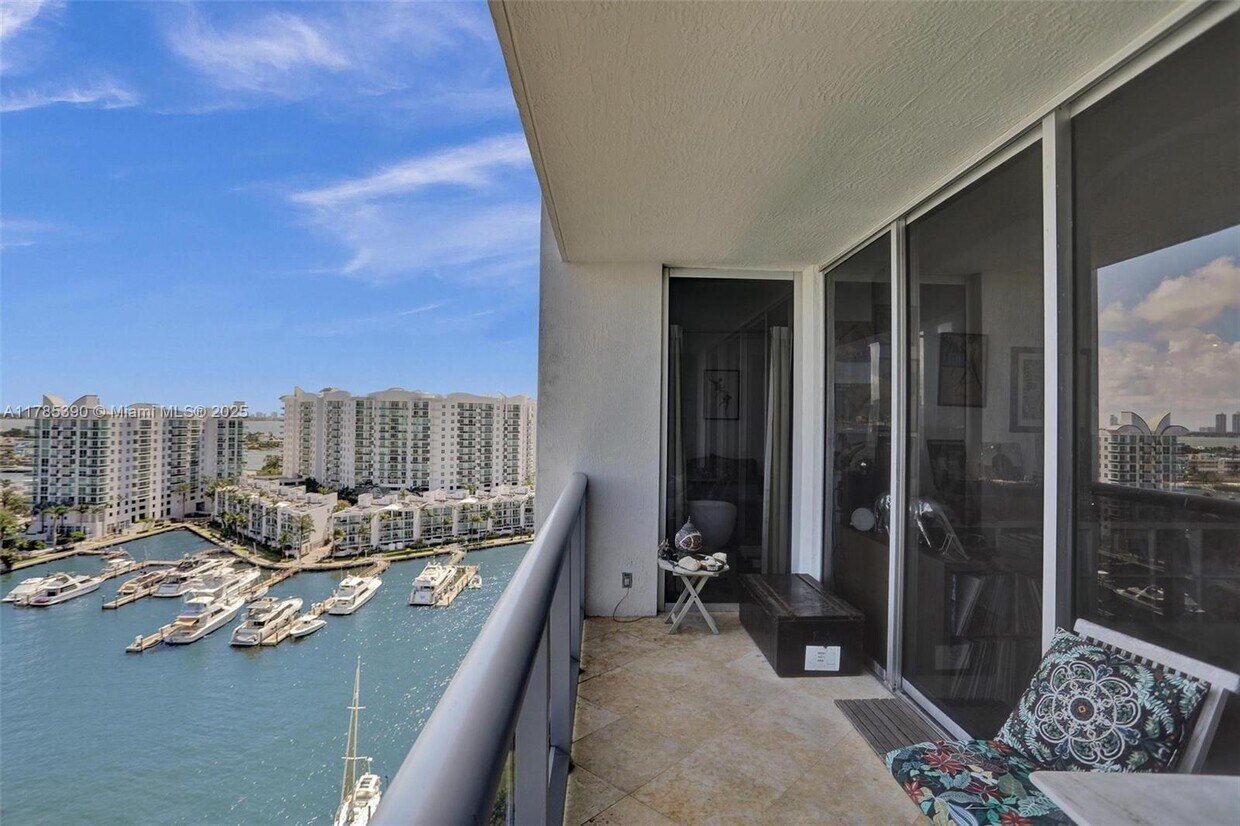 Foto principal - 7929 West Dr