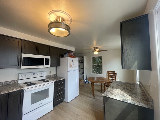 Foto del edificio - 1091 Gillingham Rd