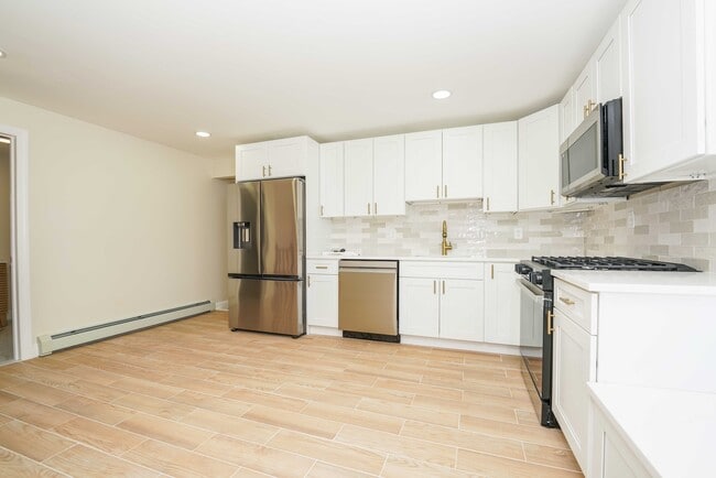 Building Photo - 69 Ross Ave