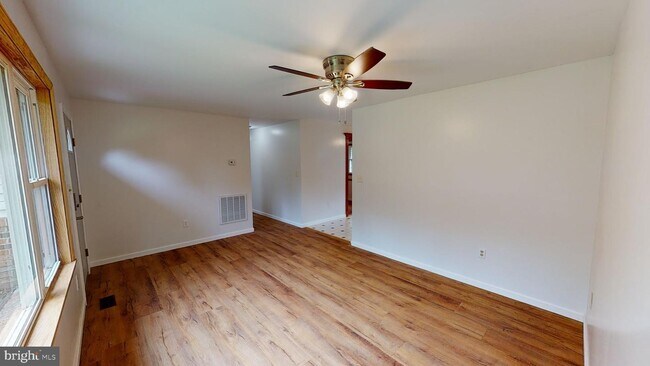 Building Photo - 3834 Sixes Rd