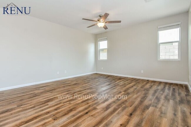 Foto del edificio - Fall Special: 1/2 off your first month! Av...
