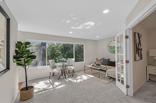 Photo - 455 Crescent St Townhome